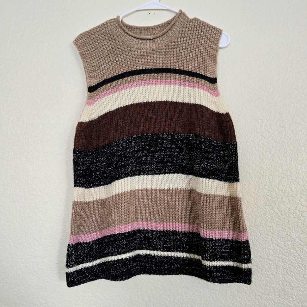 B. Copenhagen NWT Striped Sleeveless Knit Vest Top Medium